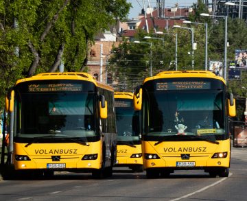 Idén a Volánbuszra is kiterjesztik a MÁV jegyértékesítési rendszerét