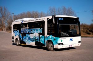 Kompozit karosszériás hidrogénbuszt mutattak be Szlovákiában 1 20220316 111712