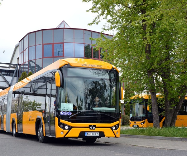 Százmilliós Econell csuklós buszokat szállít a Kravtex a Volánbusznak